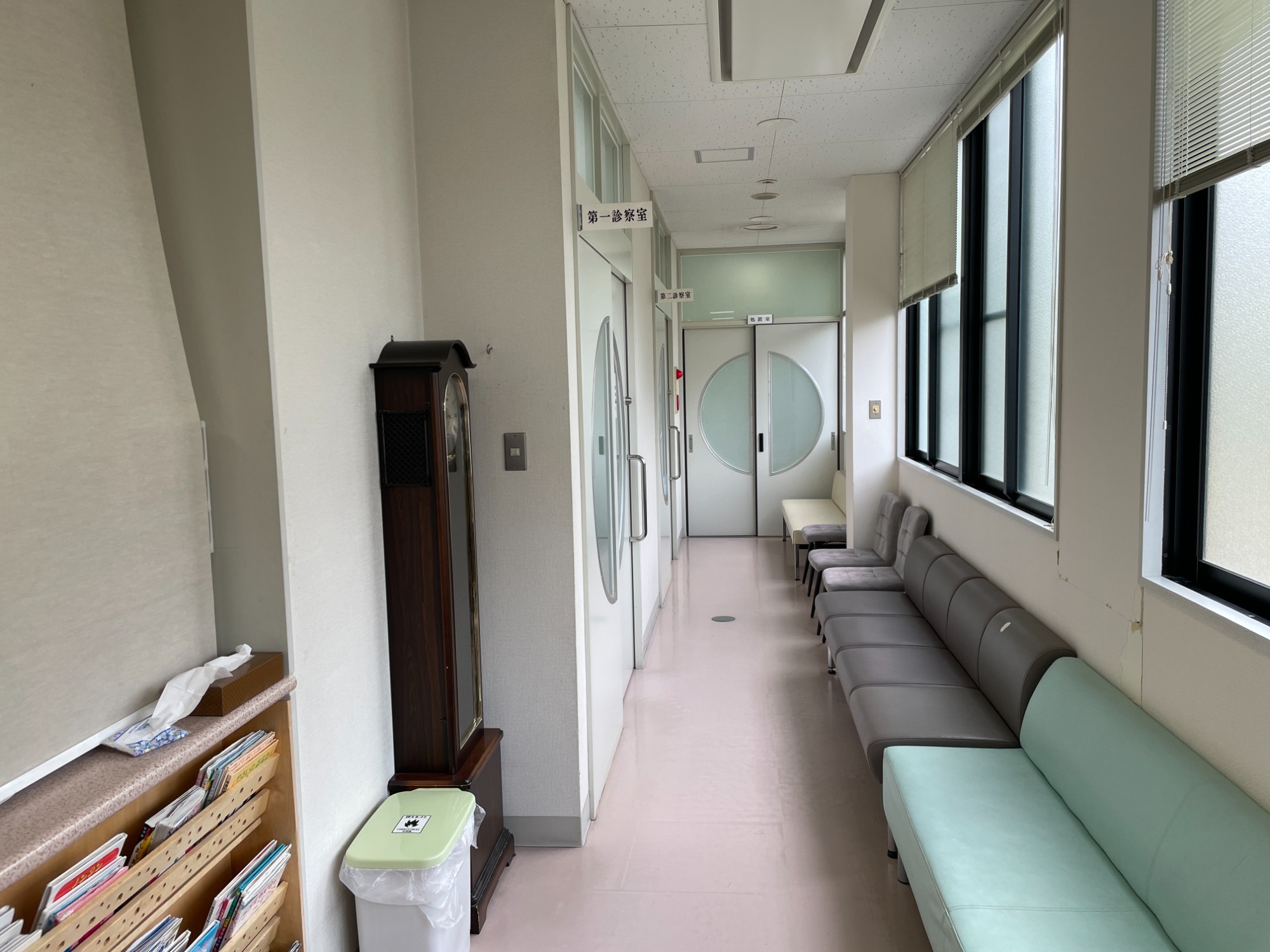 佐久間内科小児科医院 待合室2